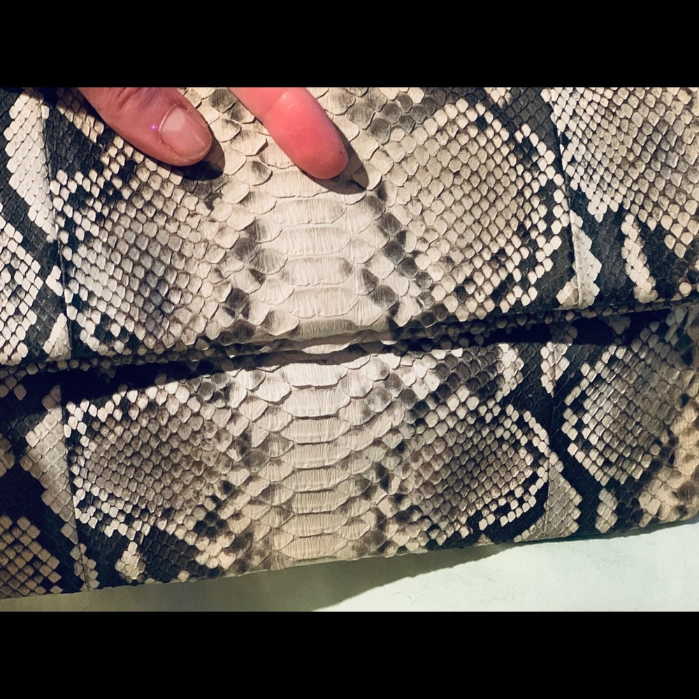 Real python snake hand made clutch with magnet, limited edition. Must have!